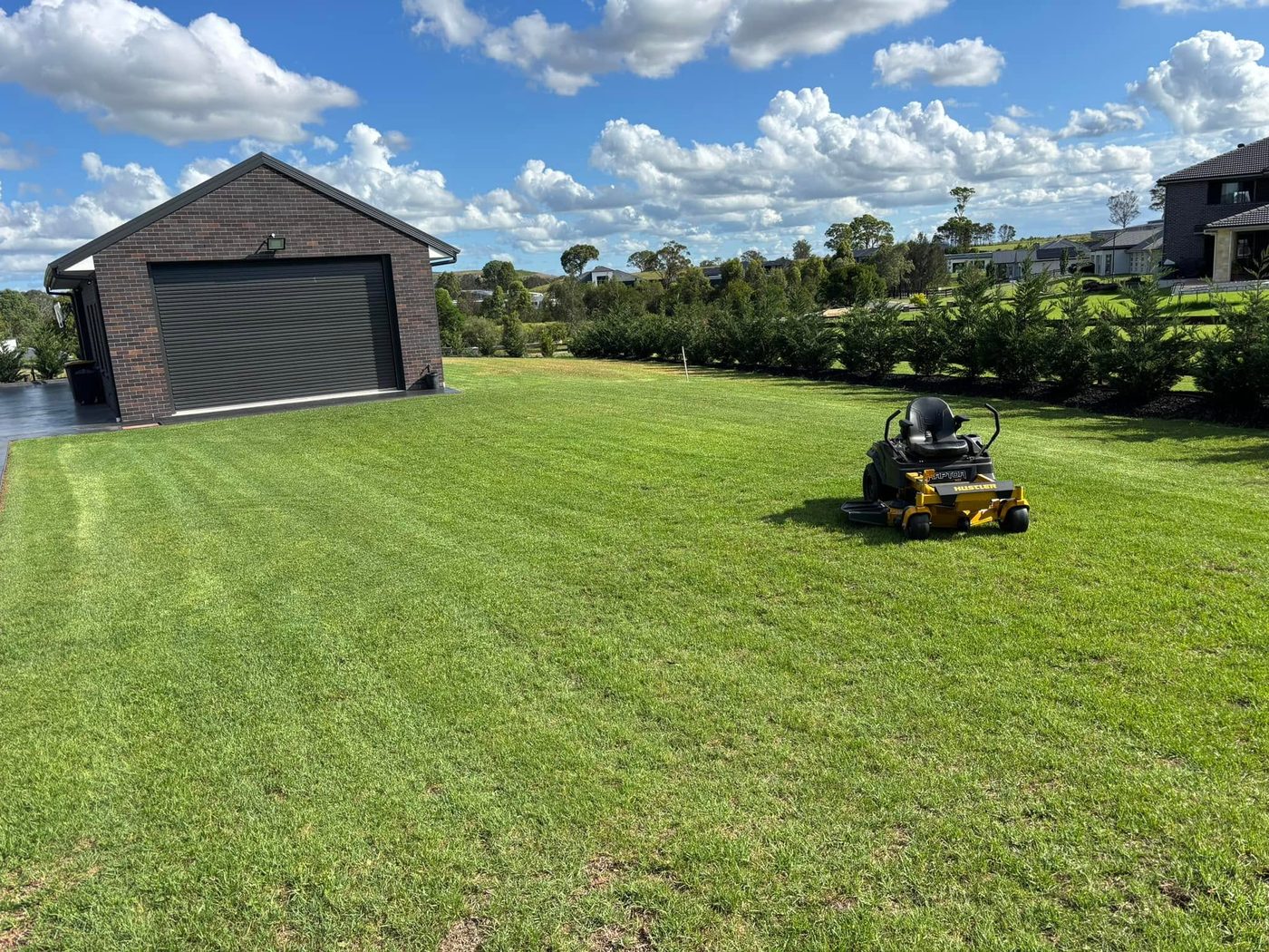 Acreage lawn mowing Western Sydney